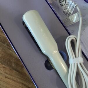 Monat Va Va Volume Hair Lifter